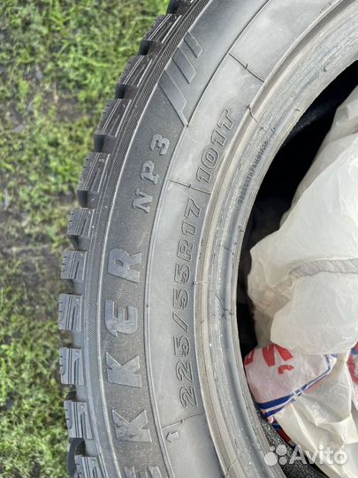 Maxxis ArcticTrekker NP3 225/55 R17