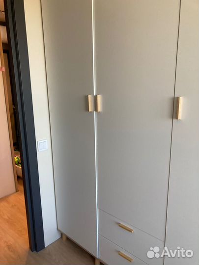 Дверь от шкафа с зеркалом