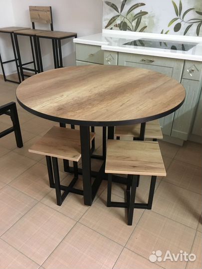 Стол обеденный