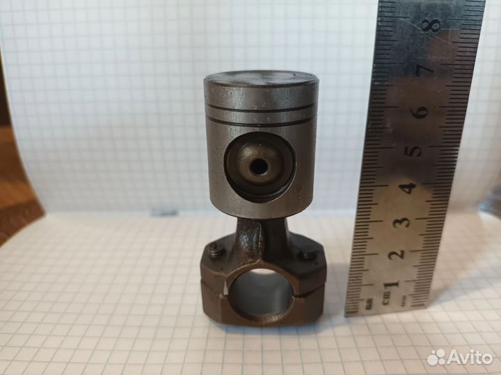 Брелок (поршень)