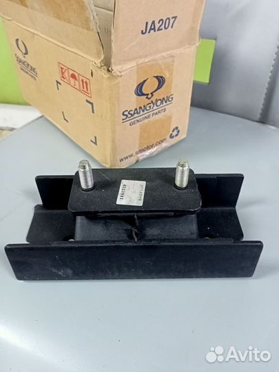 Опора кпп Ssang Yong Кайрон, Рекстон