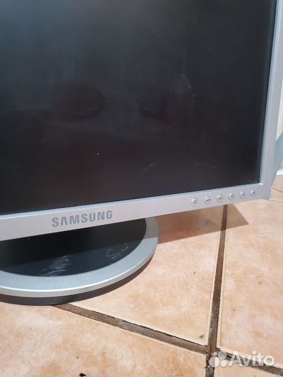 Монитор Samsung Syncmaster 940n