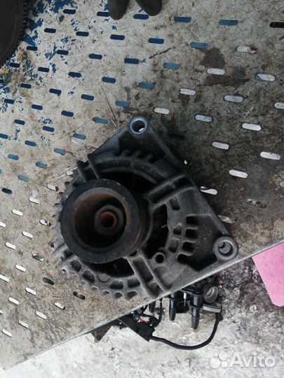 Генератор 13229984 Opel Zafira B Astra H