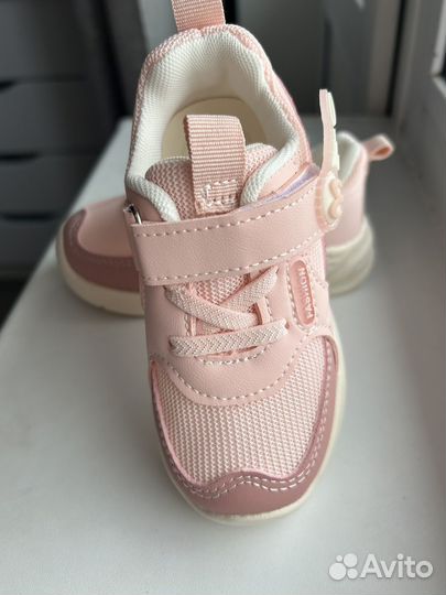 Кроссовки для девочки 23