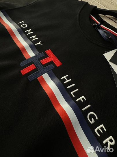 Свитшот Tommy Hilfiger новый