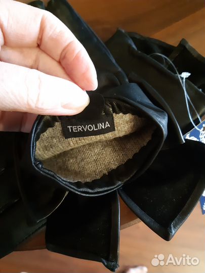 Перчатки женские кожаные новые