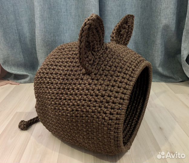 Домик для кошки вязаный