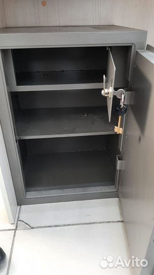 Сейф металлический