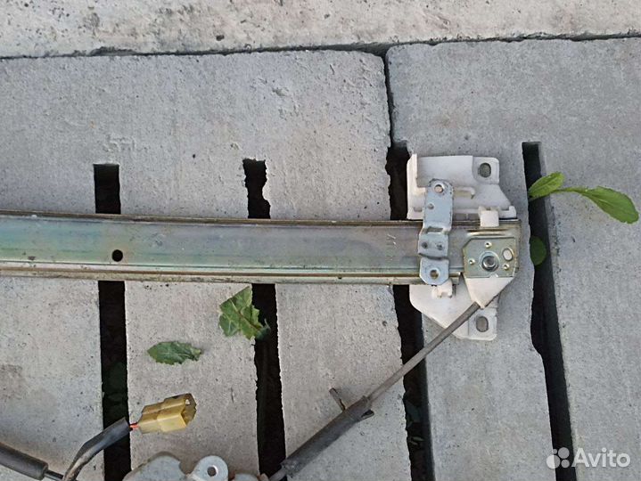 Электро стеклоподъемник Mitsubishi Lancer