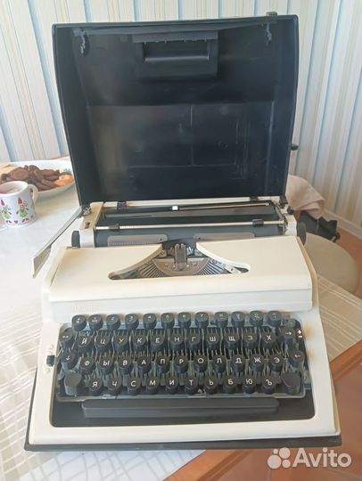 Любава 1990г.Германия.Печатная машинка