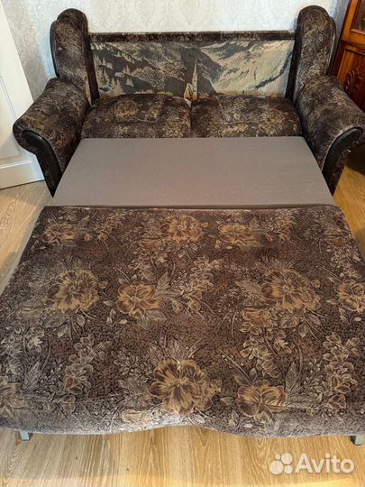 Продам диван и два кресла фабрика 