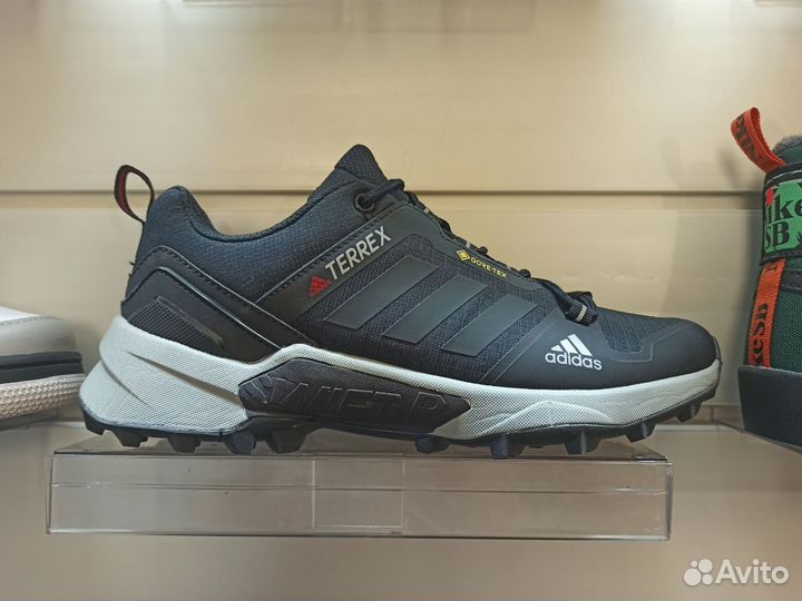 Кроссовки Adidas terex swift R