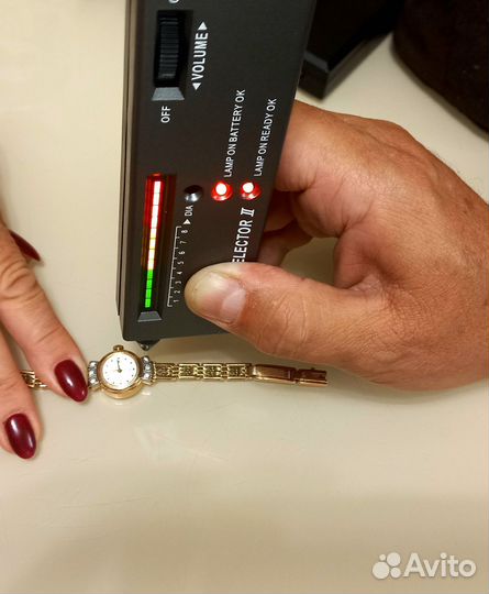 Золотые часы женские Чайка с бриллиантами