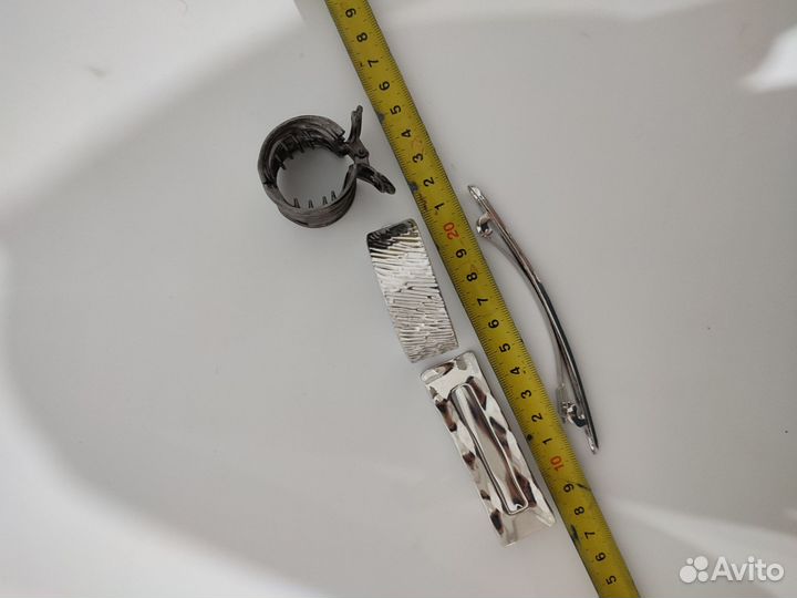 Заколки для волос