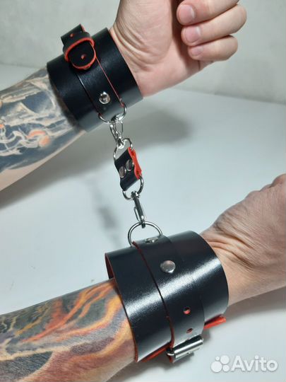 Кожаные наручники, ручная работа