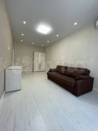 2-к. квартира, 75 м², 2/10 эт.