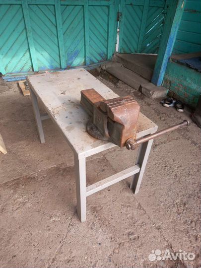 Тиски с столом