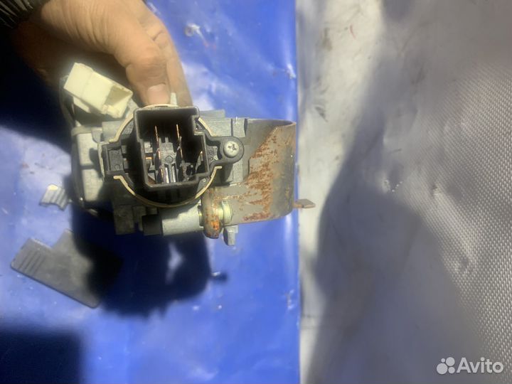 Замок зажигания mazda verisa