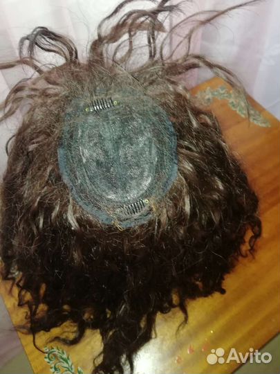 Волосы на заколках