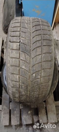 Bridgestone Blizzak WS-60 225/5 R16