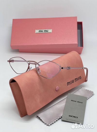 Солнцезащитные очки MIU MIU