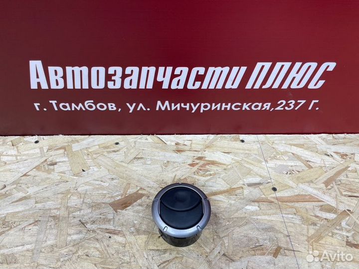 Воздушный дефлектор салона Renault Duster