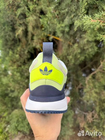 Кроссовки Adidas ZX 700 Yellow