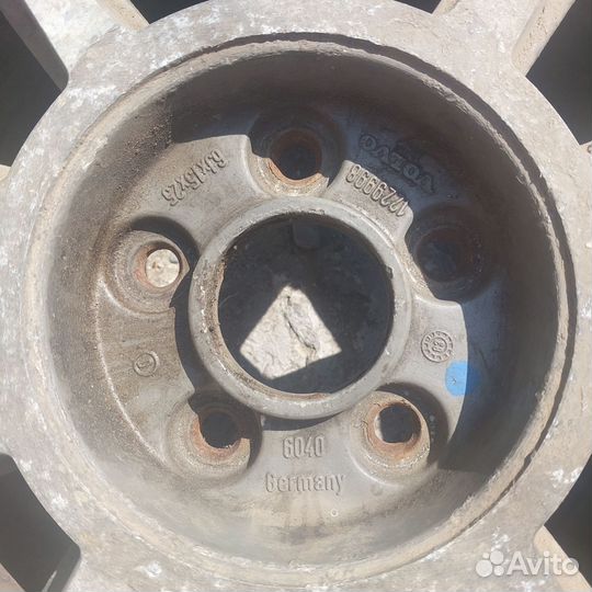 Литые диски r15 на Volvo