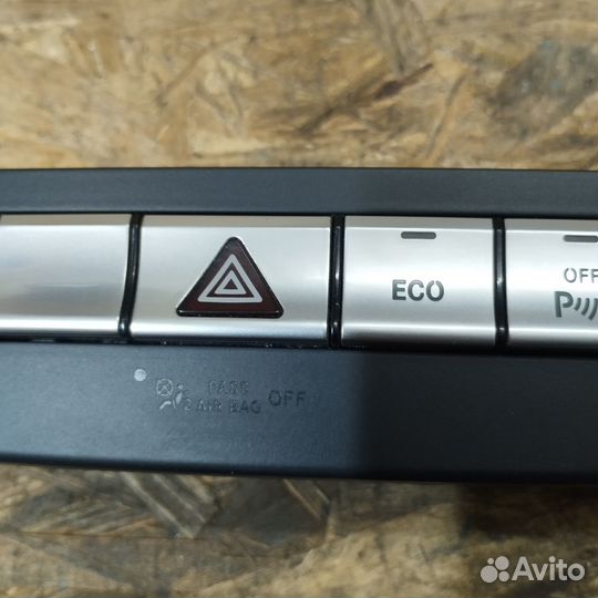 Блок кнопок центральной консоли Mercedes-Benz C-Cl
