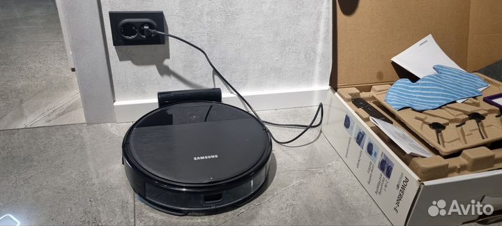 Робот пылесос Samsung powerbot-E VR5000WiFi