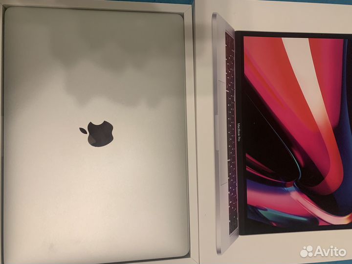 Macbook pro 13 M2 8/ 512gb silver