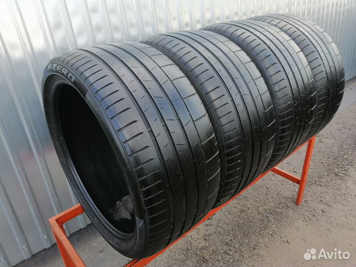 Pirelli P Zero PZ4 265/35 R20 95Y