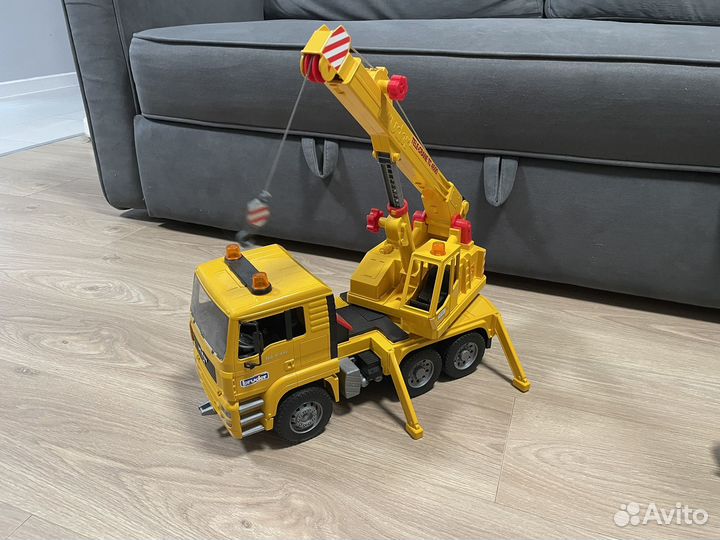 Машинка bruder автокран MAN
