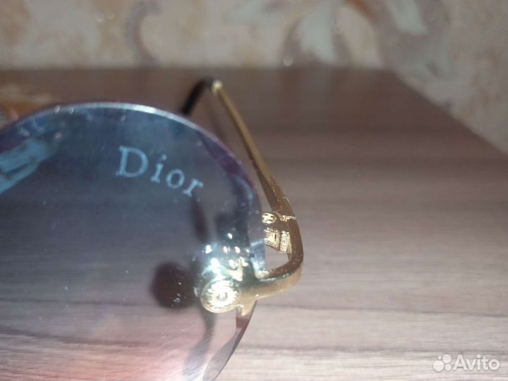 Очки от Dior