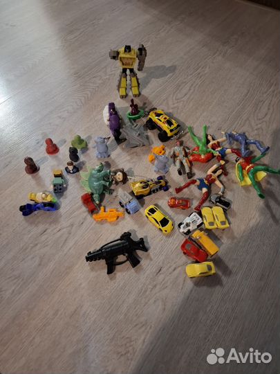 Отдам бесплатно игрушки для мальчика