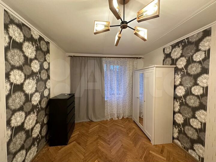 2-к. квартира, 52 м², 4/9 эт.