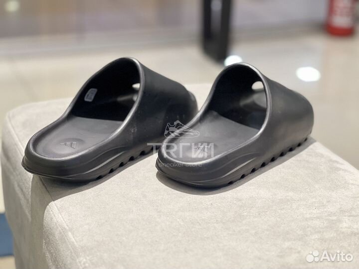 Тапки adidas Yeezy Slide Onyx