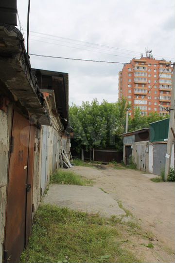 Гараж, > 30 м²