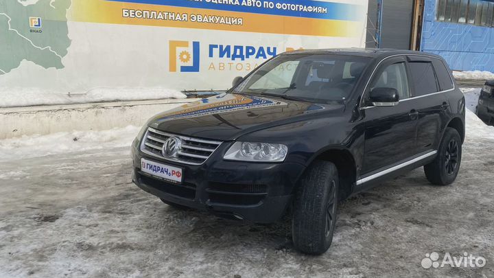 Опора заднего амортизатора Volkswagen Touareg (GP)