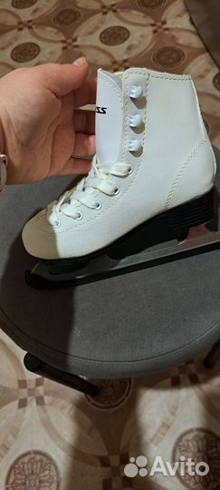 Коньки фигурные 29 размер