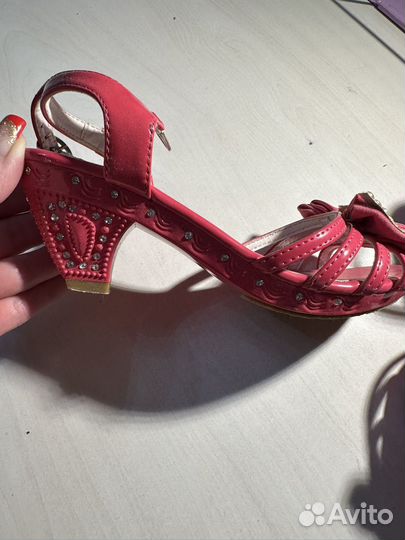 Туфли для девочки нарядные