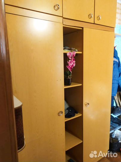 Шкаф