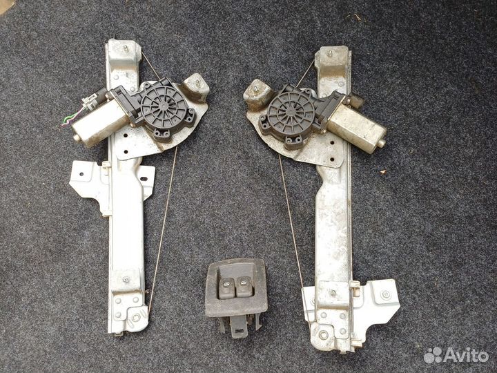 Стеклоподъемники сандеро 1 зад,перед