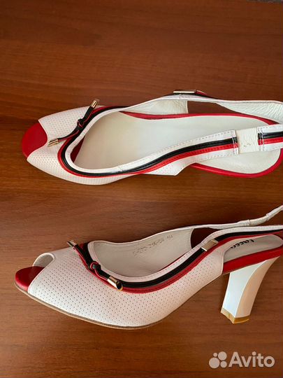 Босоножки женские