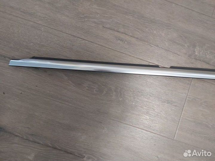 Накладка двери задняя правая Mercedes S 500 4Matic