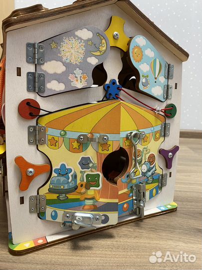 Бизиборд домик со светом