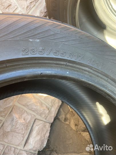 Yokohama W.Drive V902A 235/55 R17 103V