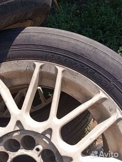 Продам 4 колёса на дисках размер 15