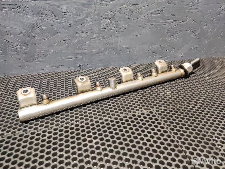 Топливная рейка правая Bmw 550Ix F10 N63 2010