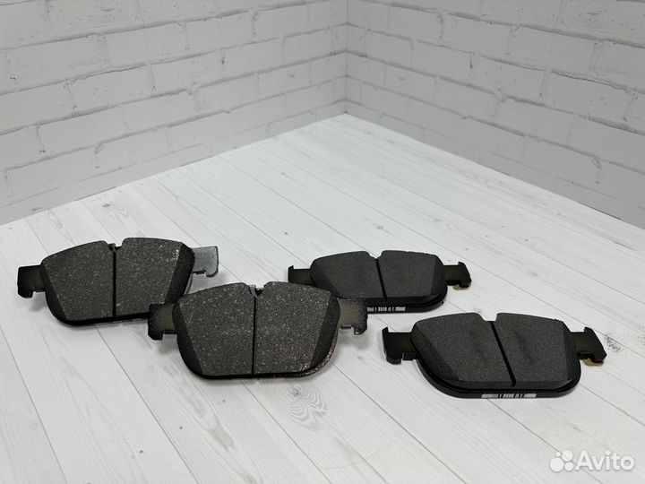 Колодки дисковые передние Volvo XC90 31665288